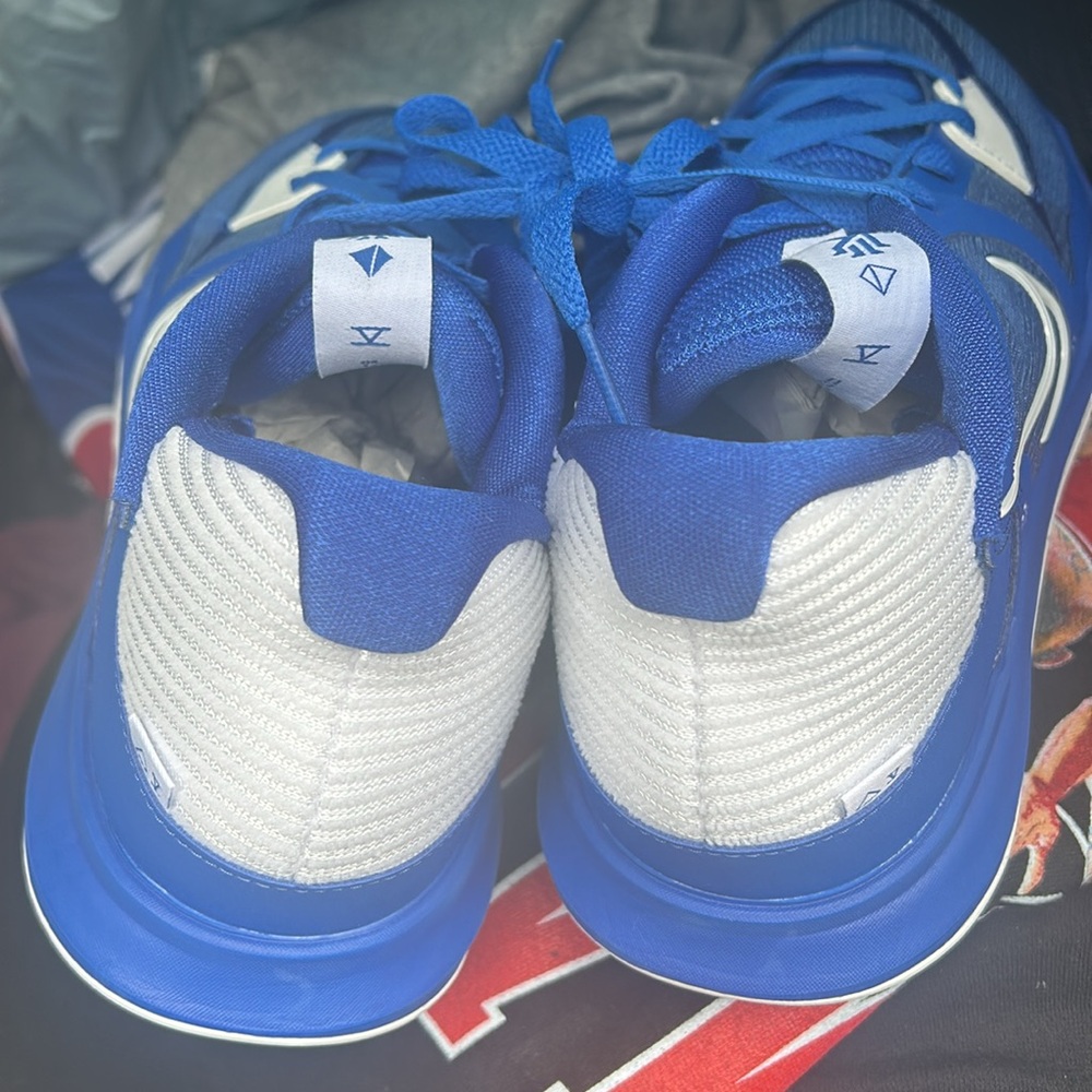 Nike - Picture 3 of 5
